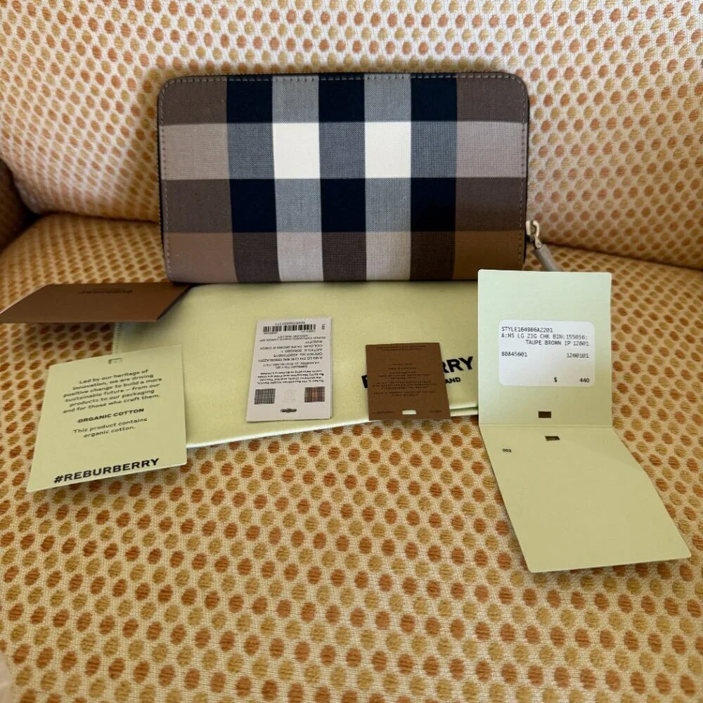 Burberry‎ Super Exploded Check Large Zip Around Wallet, in cloth/leather 8084063